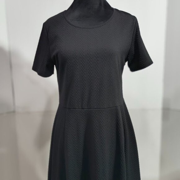 Magic Black Textured Short Sleeve Fit/Flare Midi Dress Women's Size Large - Picture 1 of 10